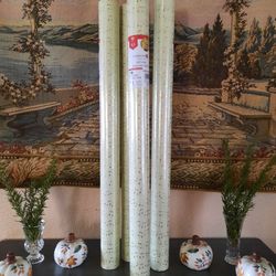 4 Rolls of Wrapping Paper