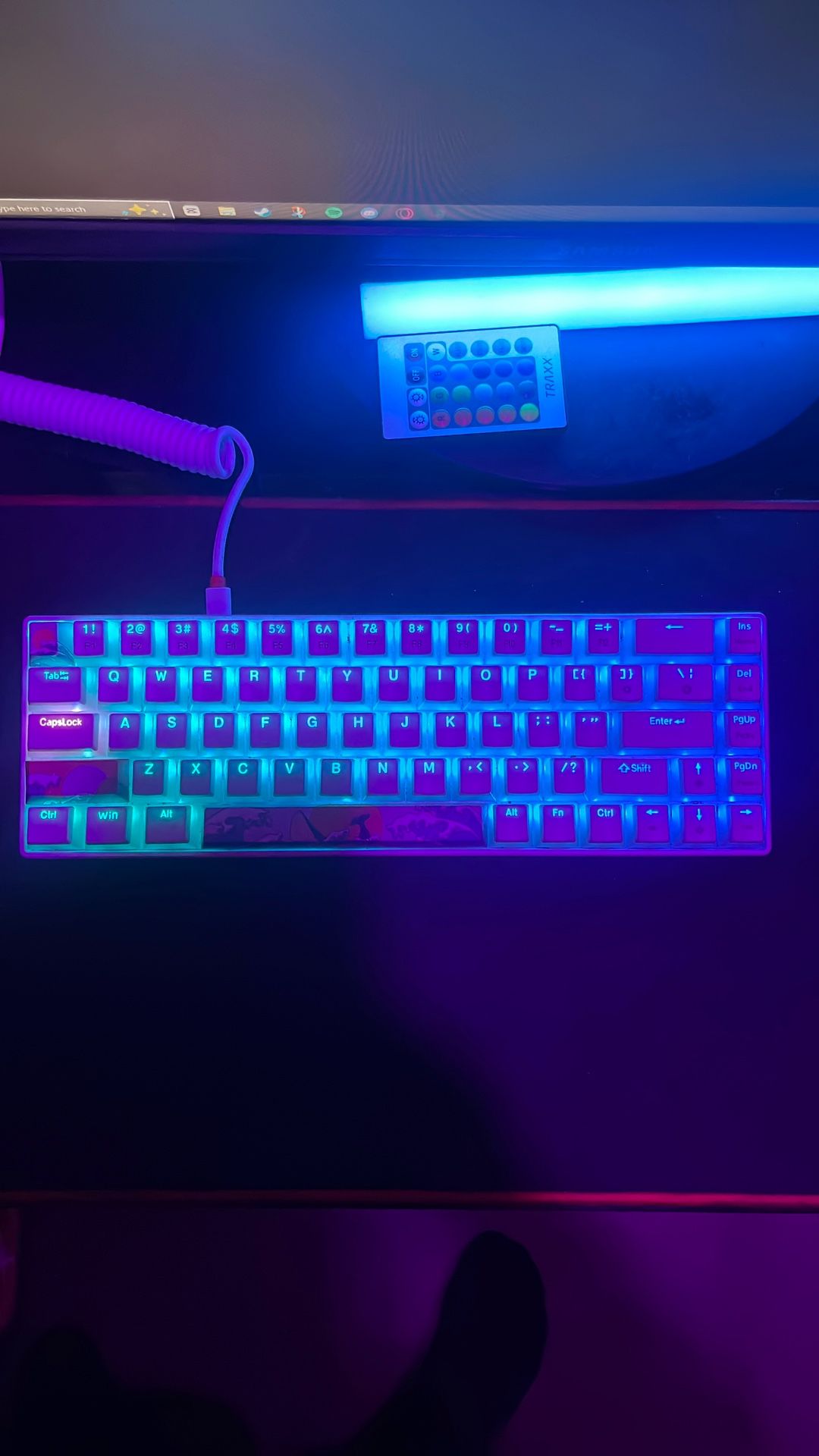 White RGB Mechanical Keyboard With Custom Japanese Keycaps