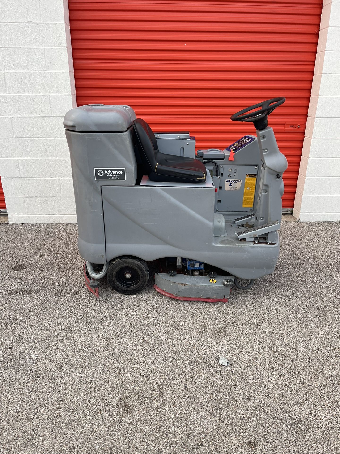 Advanced Avenger Smart Solutions Advenger 2810D Type E Floor Cleaning Machine