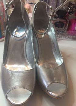 Guess wedges
