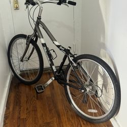 Used Bicycle Novara Jaunt Hybrid Beach Cruiser 5’3”-5’9”