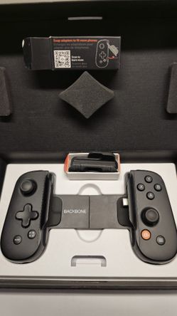 BACKBONE One Mobile Gaming Controller for Android and iPhone 15 Series (USB-C) - 2nd Gen