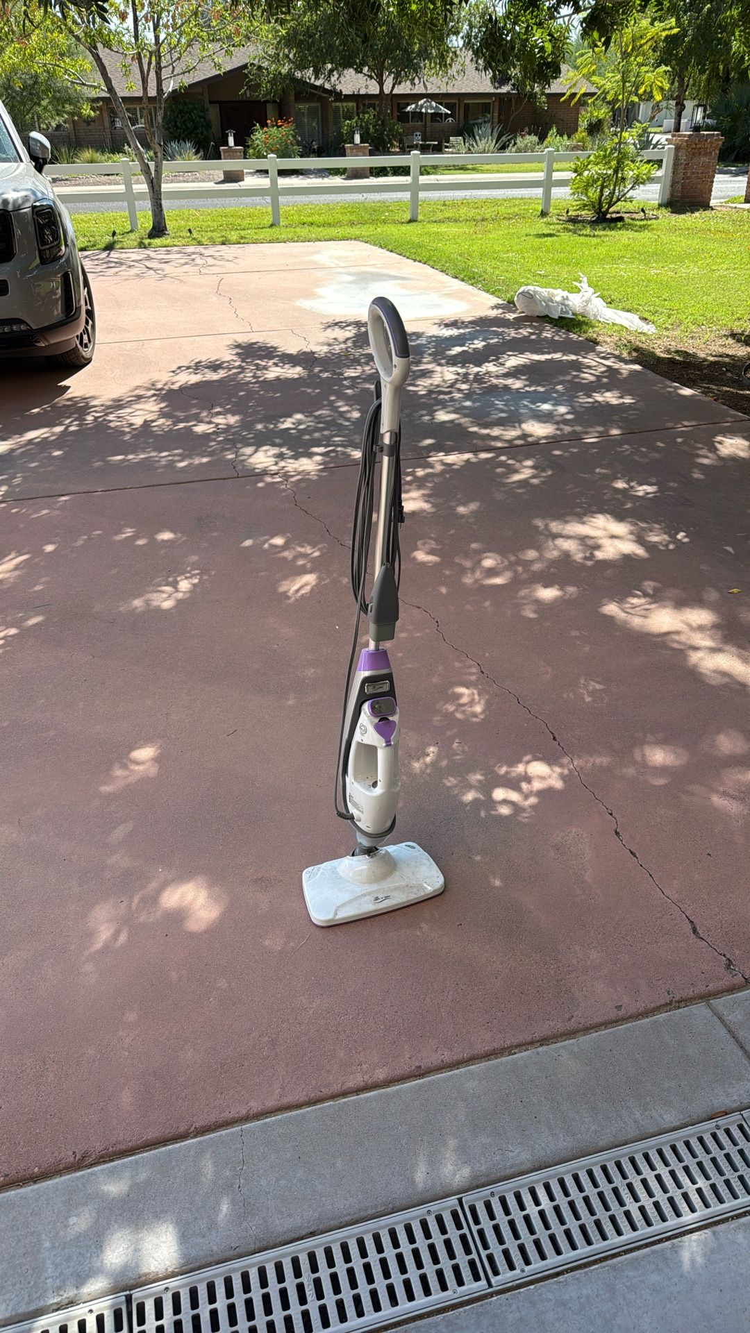 Floor steamer