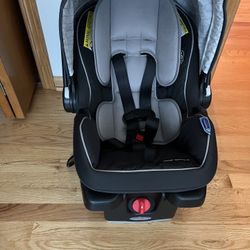 Graco Snugride Snuglock 35 Infant Car Seat With Base