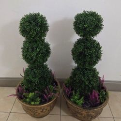 *** NEW LOW PRICE *** PAIR of 40" Faux Boxwood Vertical Topiaries w Amethyst Stone / Lavender in 16" Resin Planters @ Lasting Creations