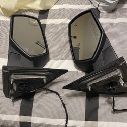 2015 Chevy Silverado HD2500 Car Side-View Mirrir( THEY ARE OEM)