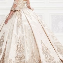 Quinceanera Package. Dress+accessories. 