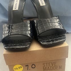 Steve Madden Black Croco Signal Heels Size 7M