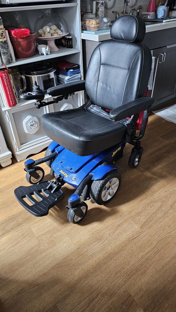 ELECTRIC WHEELCHAIR 