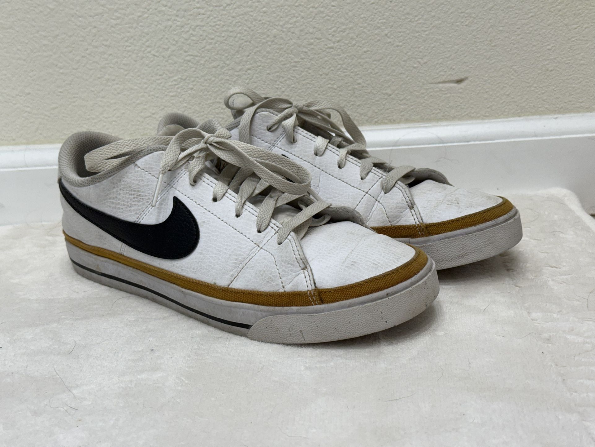 Men’s Nike Court Legacy 8.5