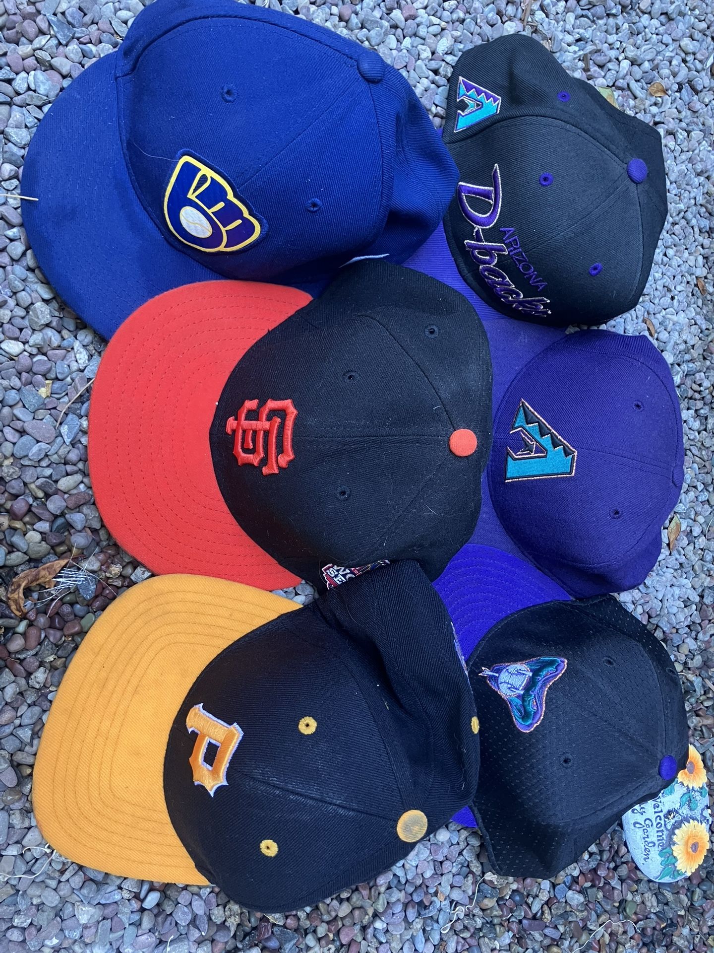6 all authentic genuine MLB hats. 