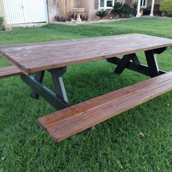 Custom Build Picnic Tables. 