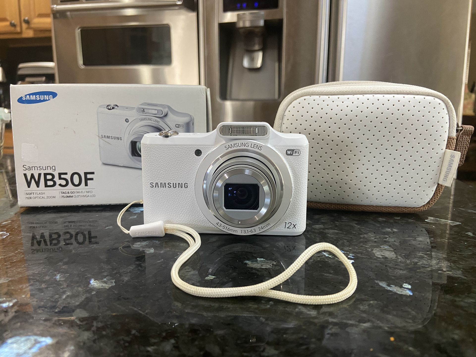 Samsung WB50F 16.2 MP Smart Camera Wifi White with box , Like New