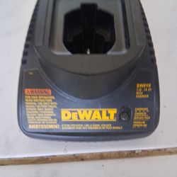 DeWalt DW9118 battery charger. 