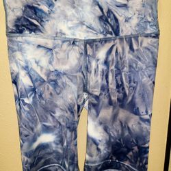 BRAND NEW SMALL LEGGING SHORTS