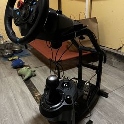 Logitech G29 Driving Simulator