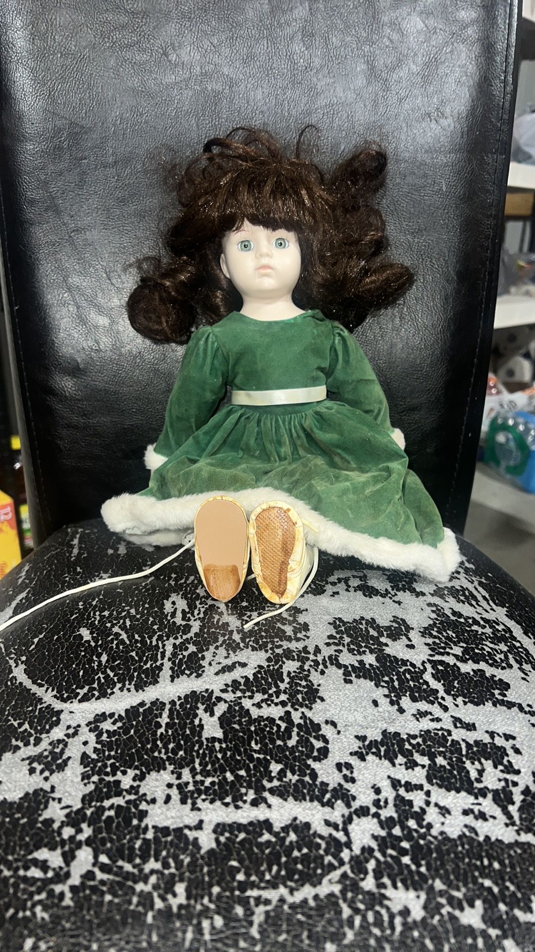 Christmas Around The World 15" Porcelain Brunette Girl Doll Green Dress. Missing shawl & sole on 1 shoe