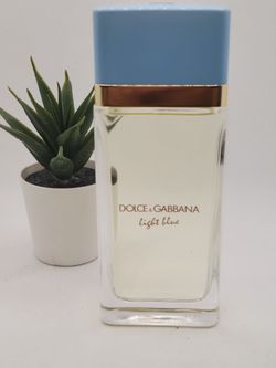 Dolce&Gabbana
 
Light Blue Eau De Parfum

3.3 fl ⭐️ ( DAMAGED BOX )