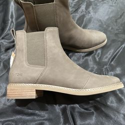 Tom’s Chelsea boots