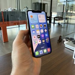 Apple iPhone 11 Pro 64GB Unlocked to any carrier! 30 day warranty! We offer financing!