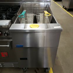 Used Pitco Model VF65 - 65 lbs Fryer Natural Gas 