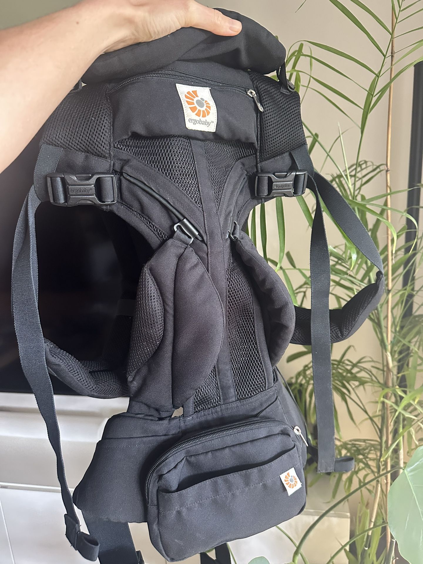 ERGOBABY Omni Breeze Baby Carrier - Onyx Black