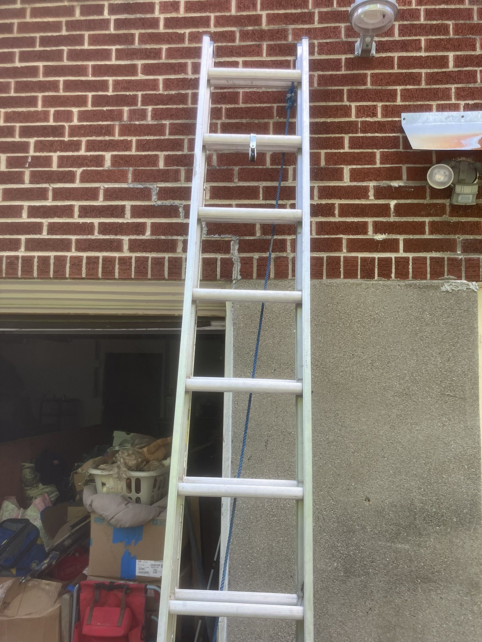 20ft Louisville aluminum Extension Ladder,model w-2328-20