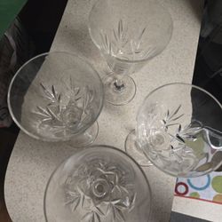  VINTAGE CRYSTAL D'ADRIANA
PRINCESS COLLECTION 4 FINE EUROPEAN 24% LEAD CRYSTAL WINE GLASS SET
MADE IN YUGOSLAVIA