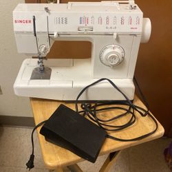 Singer Sewing Machine Model 5838C With Accessories Foot Pedal Manual Portable