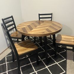 Dining Room Table 