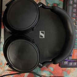 Sennheiser Momentum 4 Headphones
