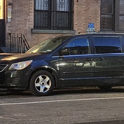 2011 Volkswagen Routan