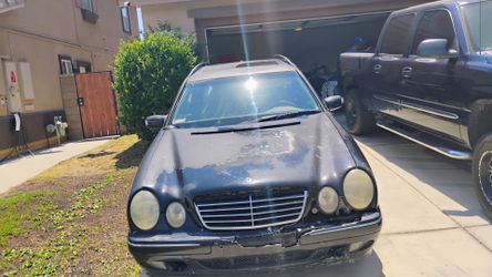Mercedes wagon