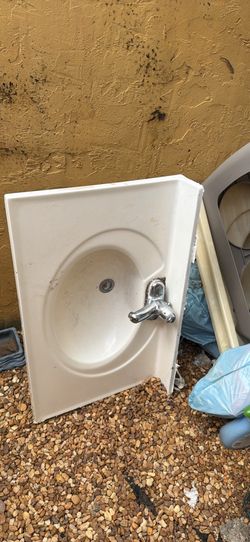 Bathroom sink