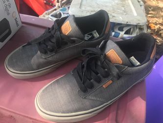 Lnew Vans sneakers size 9 1/2 only $20 farm $120 for all that shit