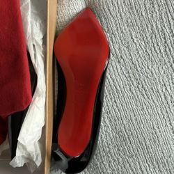 Christian Louboutin Décolleté 554 100 Patent Heels – Size 38.5 – Never Worn – Box & Dust Bag Included