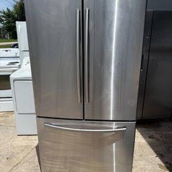 Samsung Refrigerator Everything Works Good 