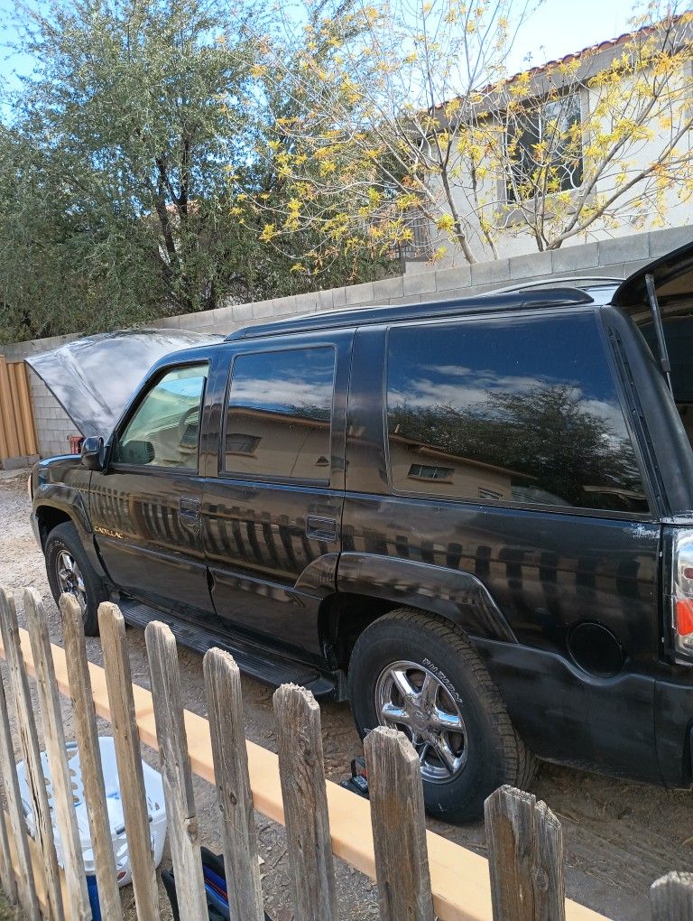 2000 Cadillac Escalade Parts