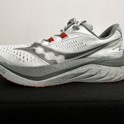 SAUCONY WHITE AND GRAY ATHLETIC SHOES SIZE: 10 MENS