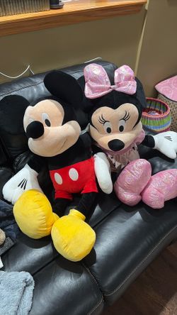 New home for oversized Mickey and Mini