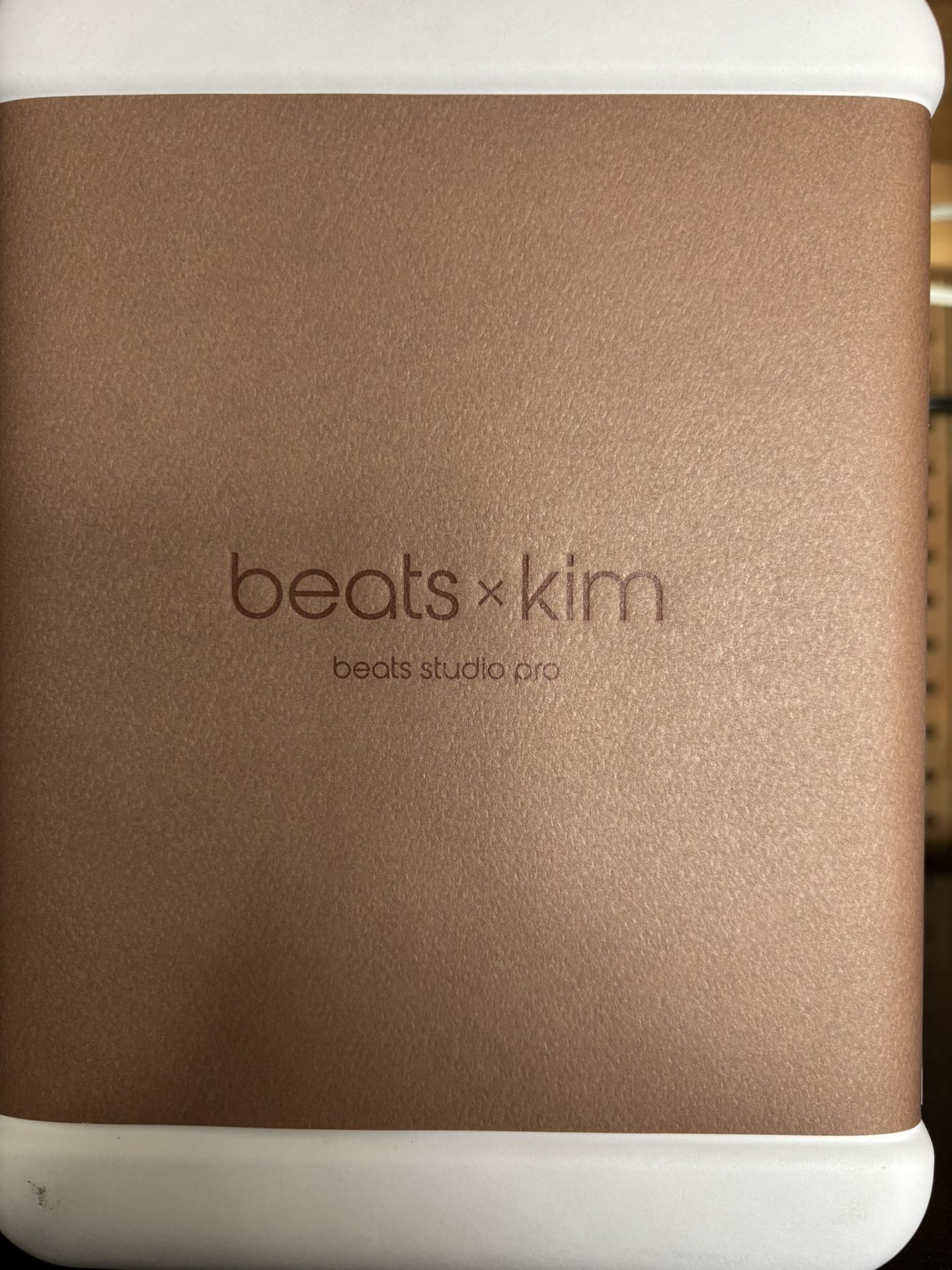 Beats Studio Pro Kim Kardasian