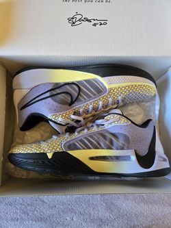 Size 10 Men Nike Sabrina 1s