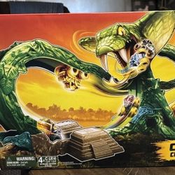 Monster Jam Mini Jams, Cobra’s Crazy Escape 28” Motorized Playset