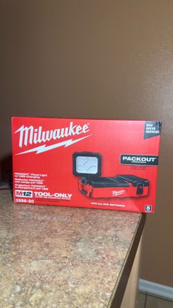 Milwaukee M12 packout flood light