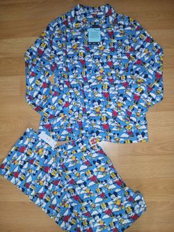New Disney womens mickey mouse size Medium pj set