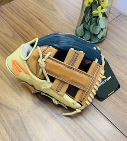 Easton Pro Collection Game Spec Baseball Glove, Right Hand Throw, 11.75", Alex Bregman Game Spec AB2