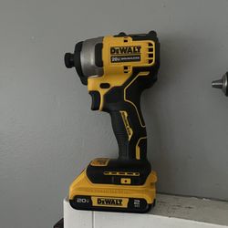 Dewalt Impact Driver With Battery 