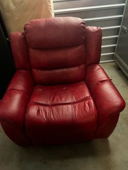 Red Recliner Chair – Very Good Condition