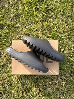 yeezy slide onyx ♠️♣️