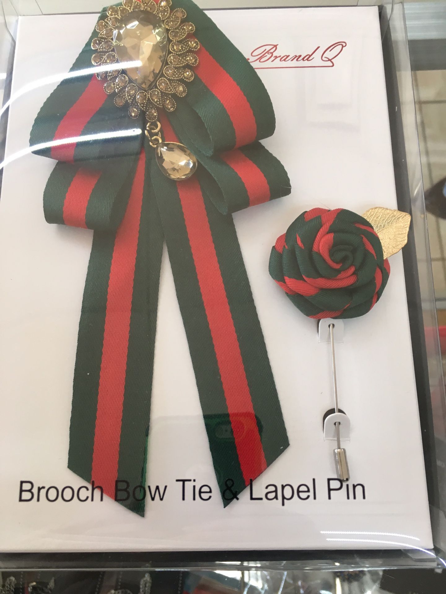 Brooch bow tie